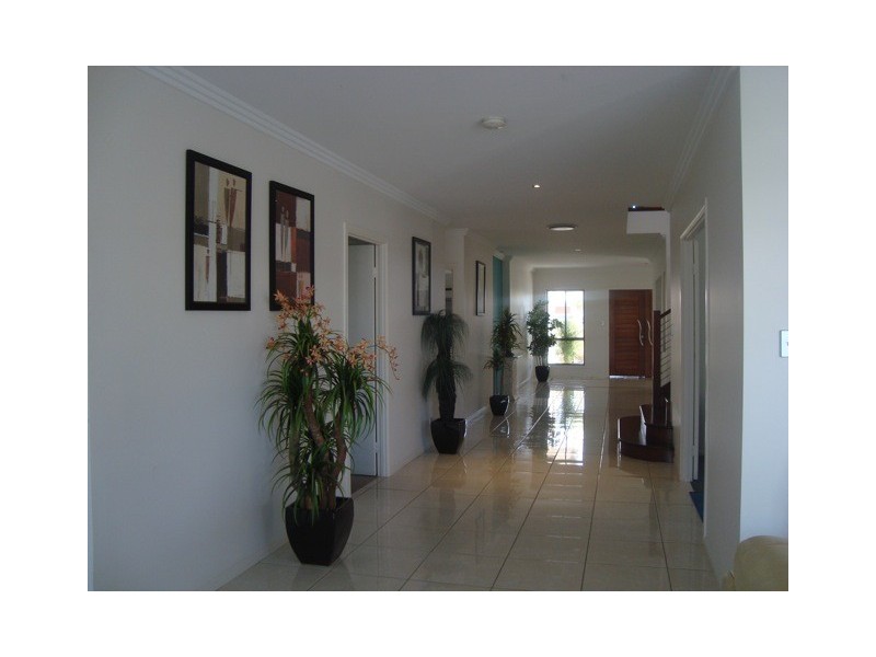 17 Ferrymans Court, Helensvale QLD 4212