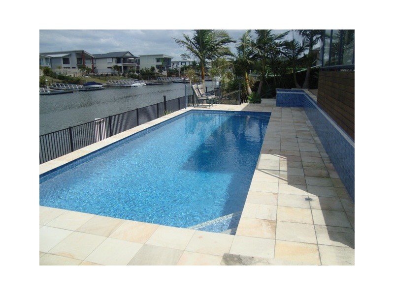 17 Ferrymans Court, Helensvale QLD 4212