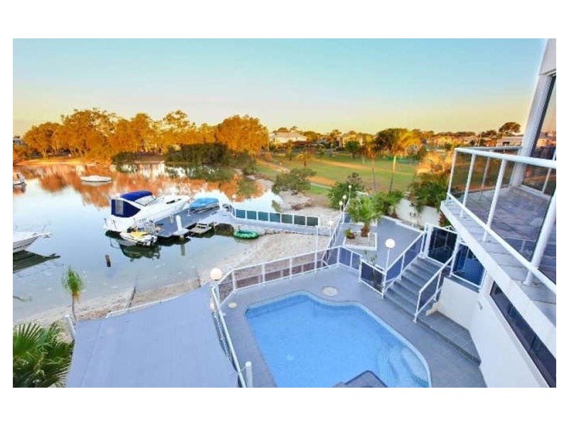 55 Lindsay Parade, Paradise Point QLD 4216