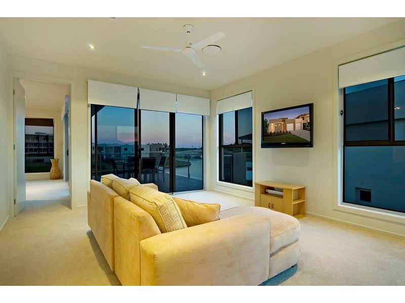 6188 Bolsena Circuit, Hope Island QLD 4212