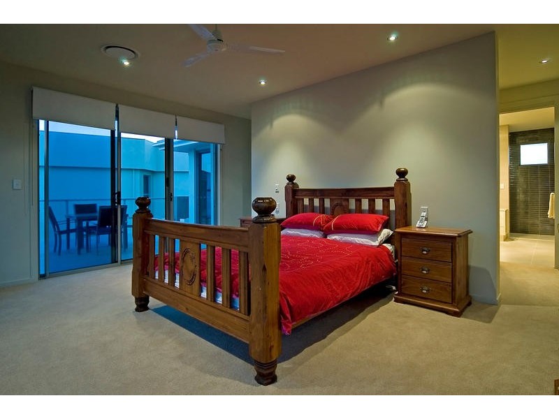 6188 Bolsena Circuit, Hope Island QLD 4212