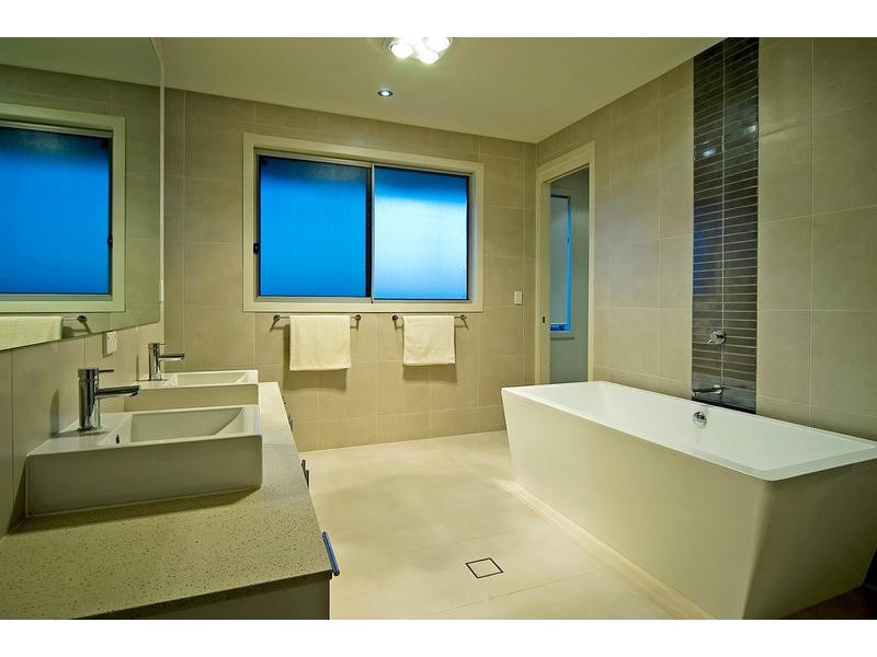 6188 Bolsena Circuit, Hope Island QLD 4212