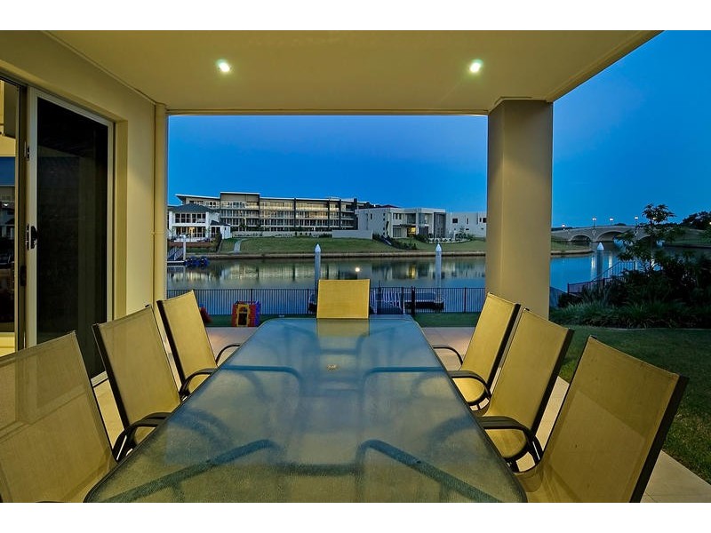 6188 Bolsena Circuit, Hope Island QLD 4212