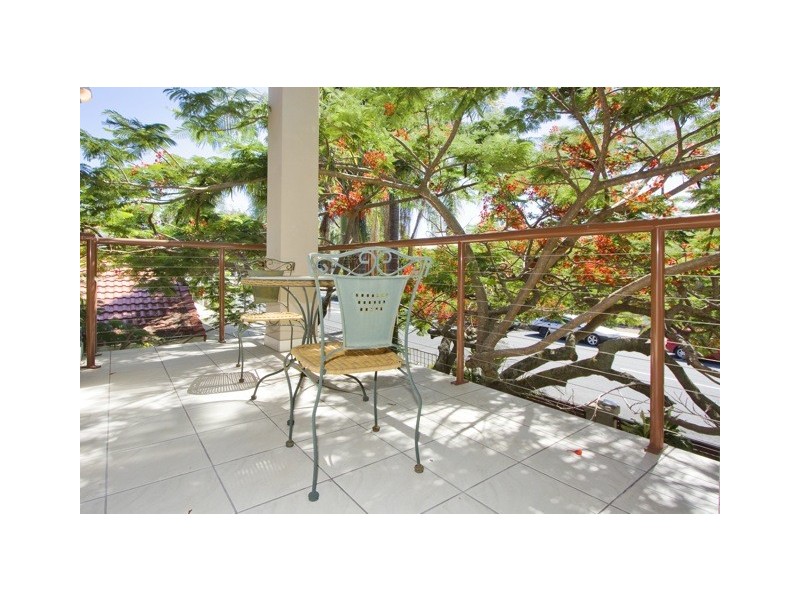 1 / 162 Muir Street, Labrador QLD 4215