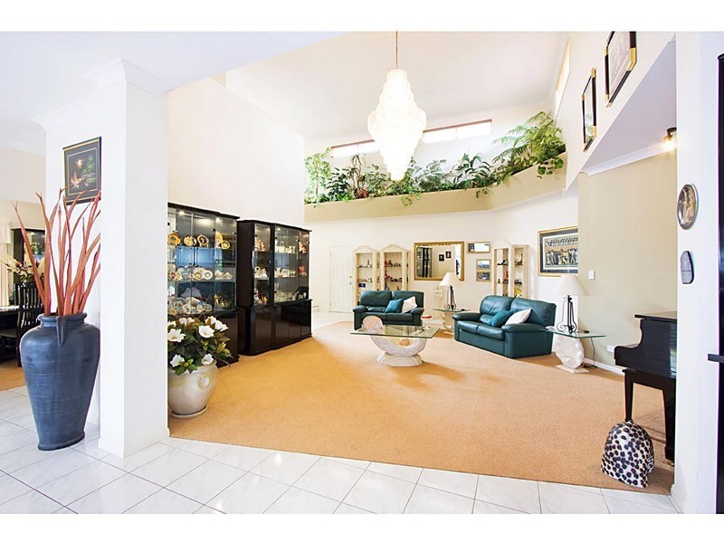 2 Sundance Way, Runaway Bay QLD 4216