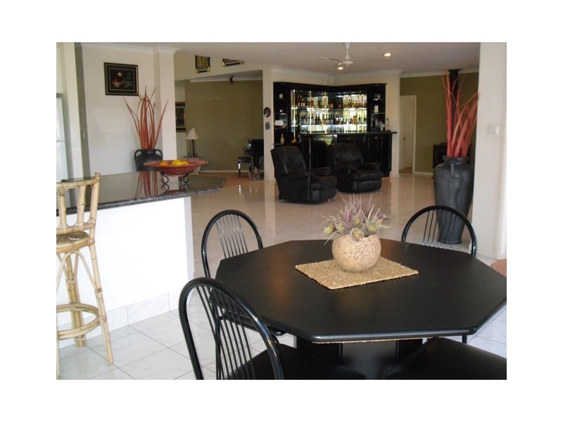 2 Sundance Way, Runaway Bay QLD 4216