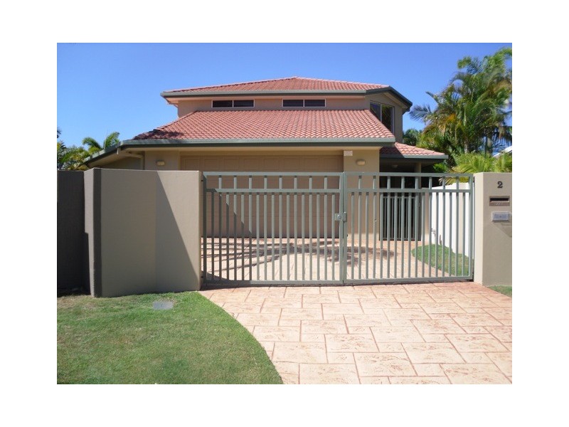 2 Sundance Way, Runaway Bay QLD 4216