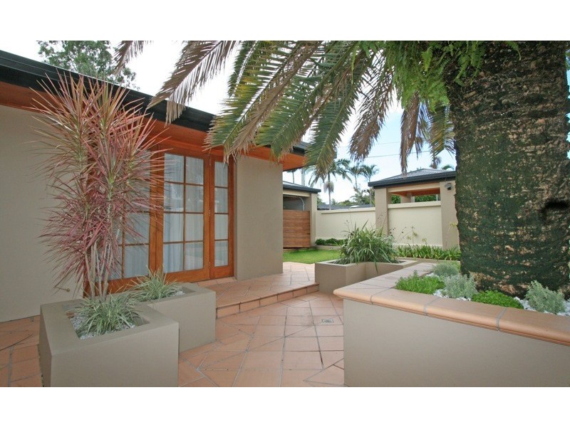 3 Amaroo Street, Biggera Waters QLD 4216