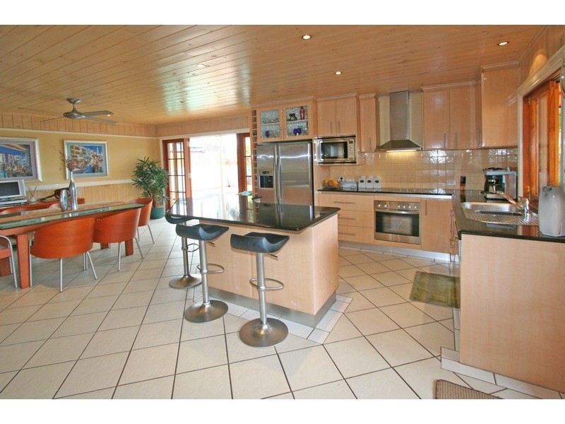 3 Amaroo Street, Biggera Waters QLD 4216