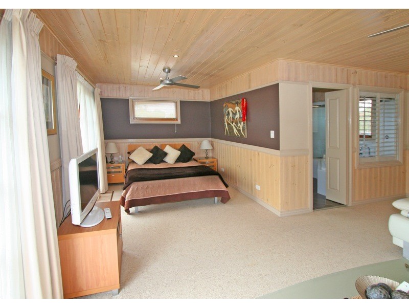 3 Amaroo Street, Biggera Waters QLD 4216