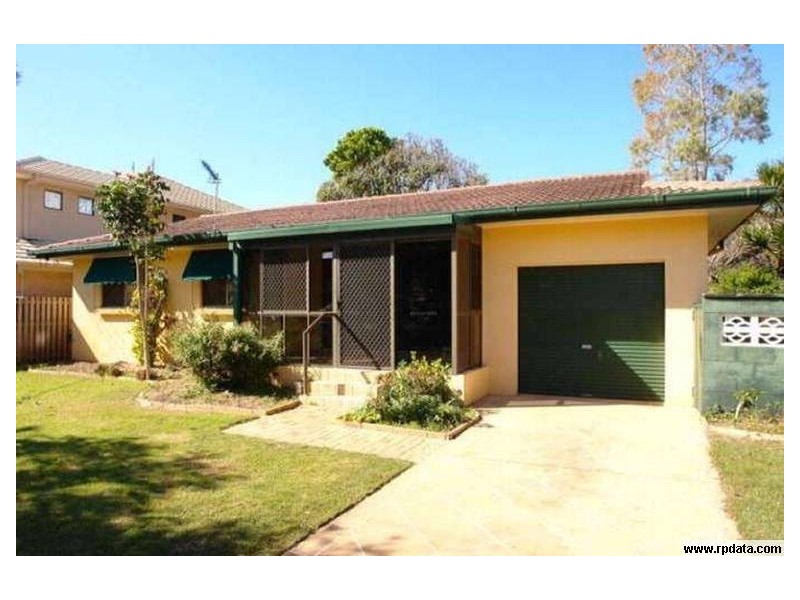 18 Lee Road, Runaway Bay QLD 4216
