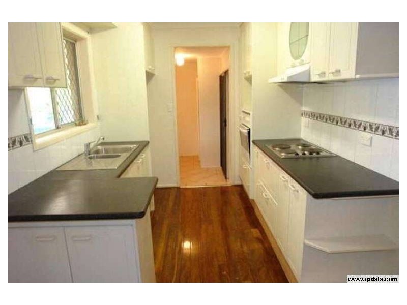 18 Lee Road, Runaway Bay QLD 4216