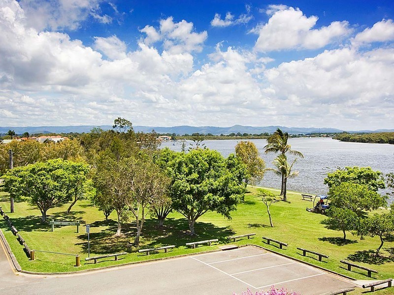 18/8 Paradise Parade, Paradise Point QLD 4216