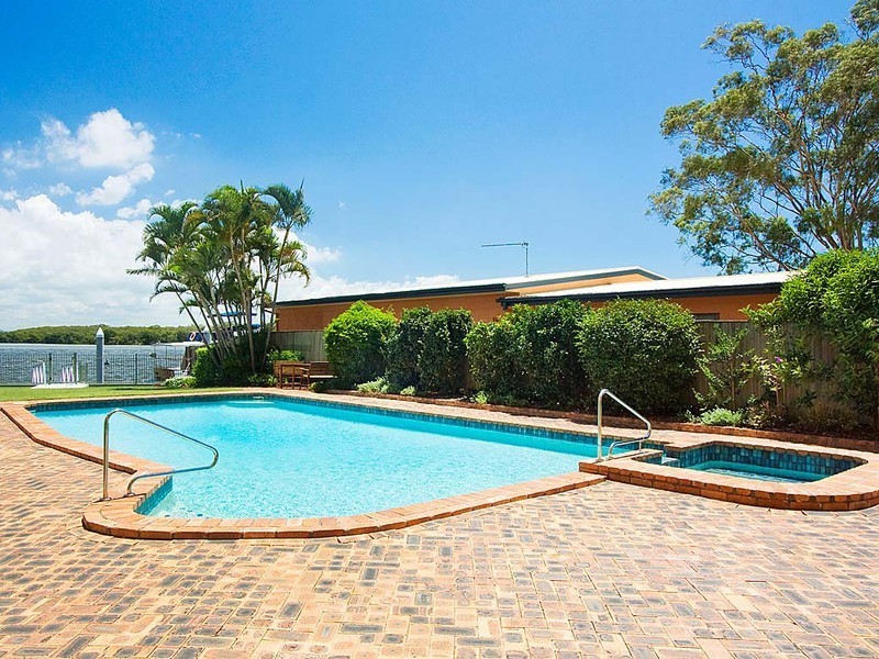 18/8 Paradise Parade, Paradise Point QLD 4216