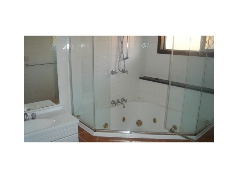 50 Annerley Avenue, Runaway Bay QLD 4216