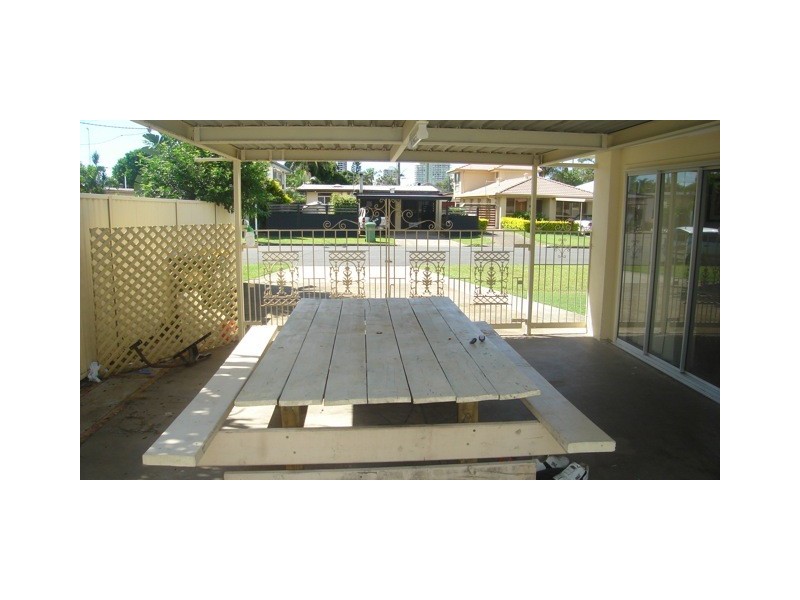 50 Annerley Avenue, Runaway Bay QLD 4216