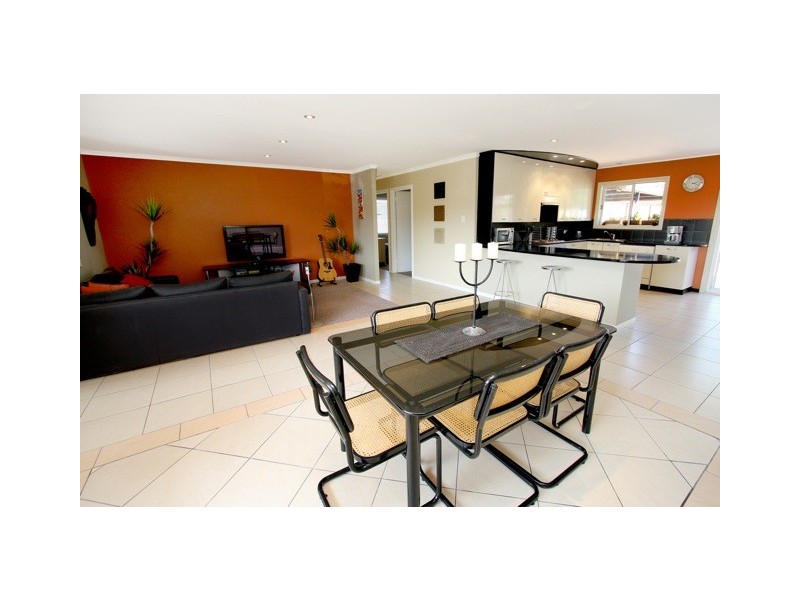 10 Willow Street, Biggera Waters QLD 4216
