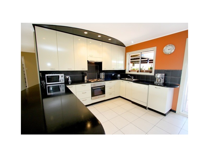 10 Willow Street, Biggera Waters QLD 4216