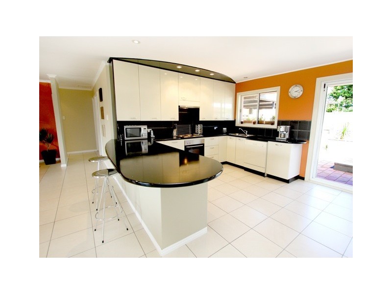 10 Willow Street, Biggera Waters QLD 4216