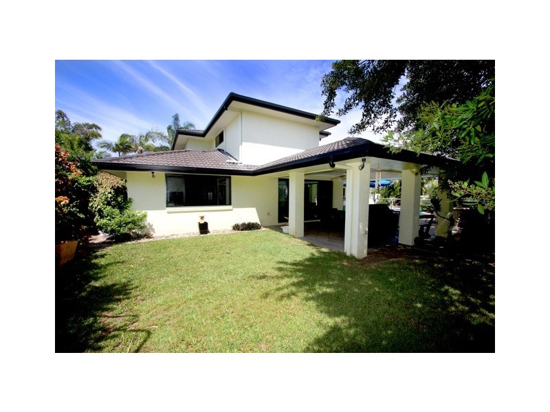 5 Aroa Ct, Runaway Bay QLD 4216