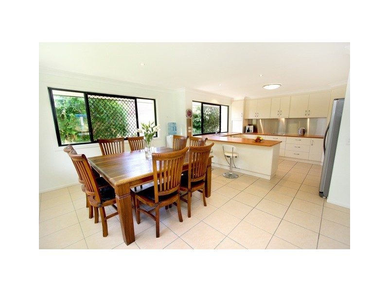 5 Aroa Ct, Runaway Bay QLD 4216