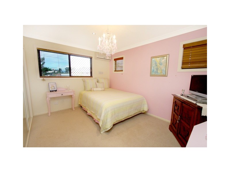 5 Aroa Ct, Runaway Bay QLD 4216