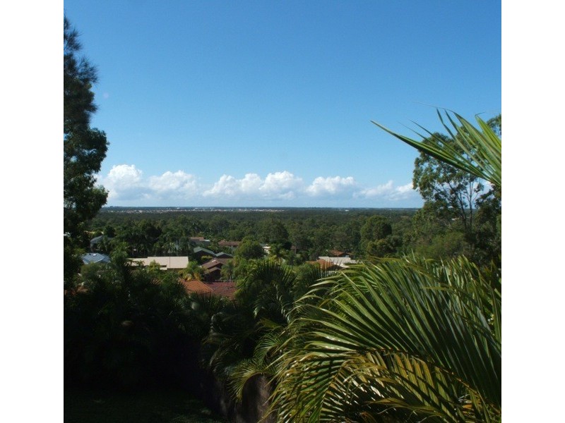 15 Surrey Court, Helensvale QLD 4212