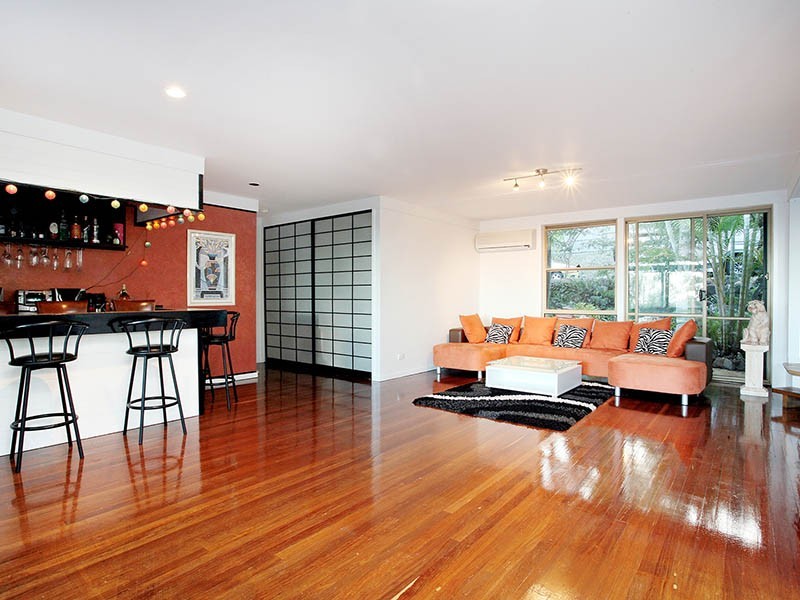 15 Surrey Court, Helensvale QLD 4212