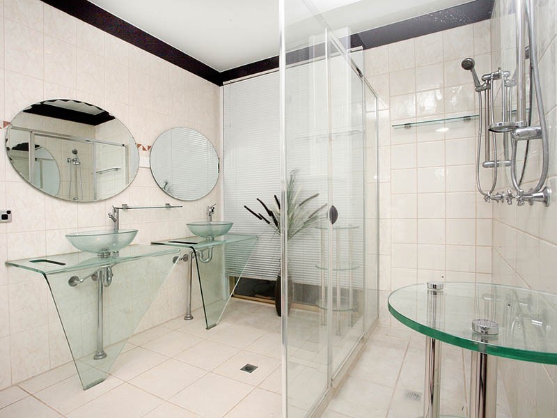 15 Surrey Court, Helensvale QLD 4212