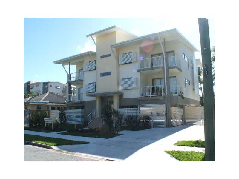 4/7 Phillip Street, Labrador QLD 4215