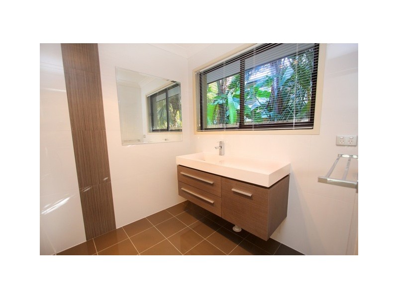 43 Broadwater Street, Runaway Bay QLD 4216