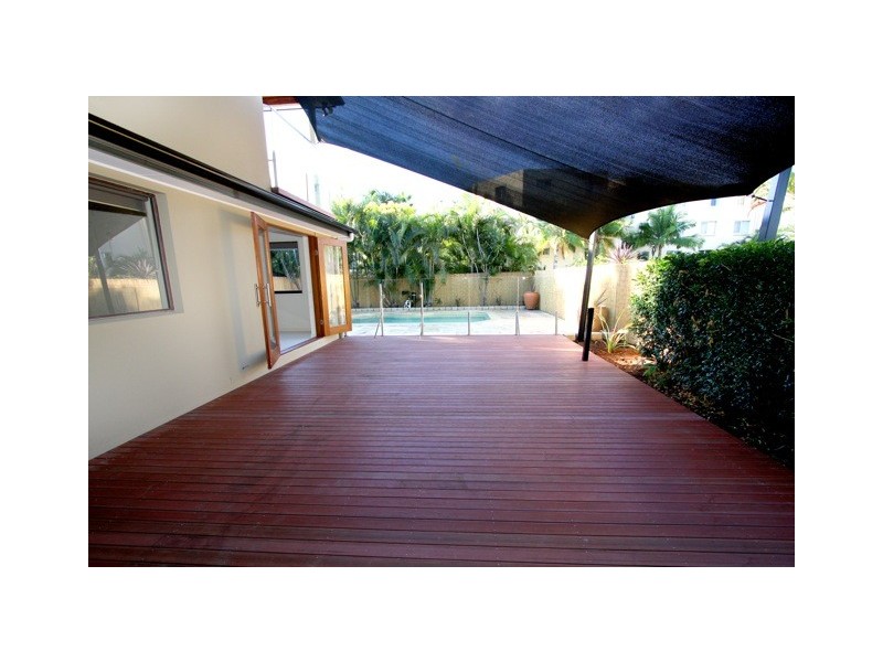 43 Broadwater Street, Runaway Bay QLD 4216