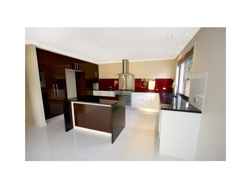 43 Broadwater Street, Runaway Bay QLD 4216