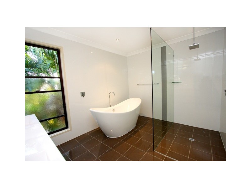 43 Broadwater Street, Runaway Bay QLD 4216