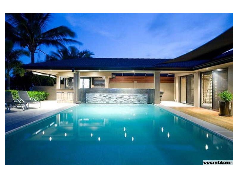 345 Bayview Street, Hollywell QLD 4216