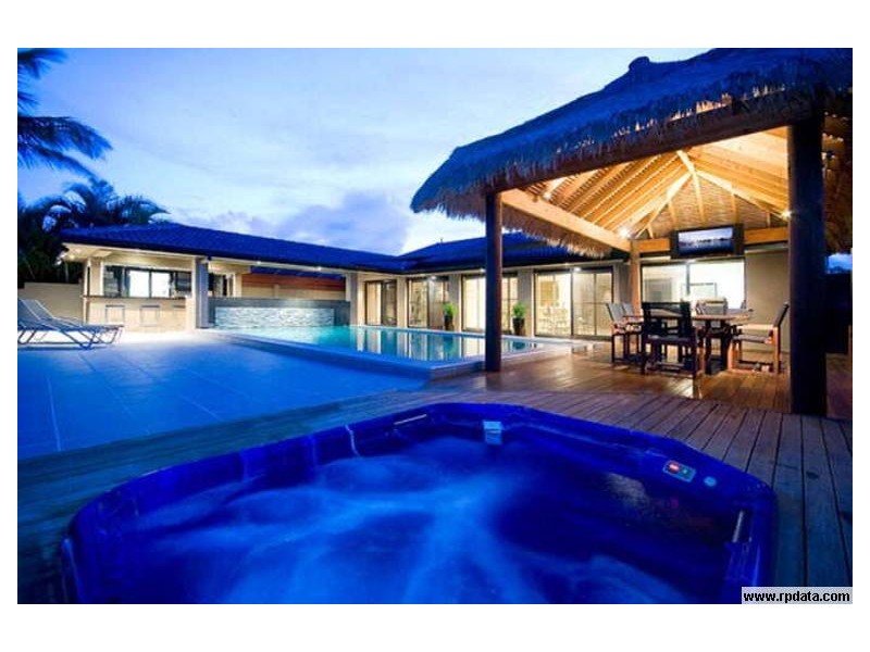 345 Bayview Street, Hollywell QLD 4216