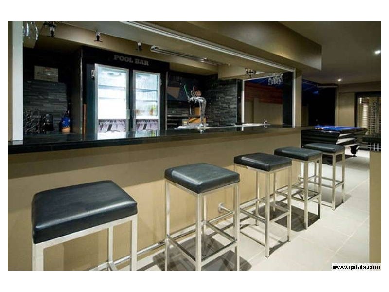 345 Bayview Street, Hollywell QLD 4216