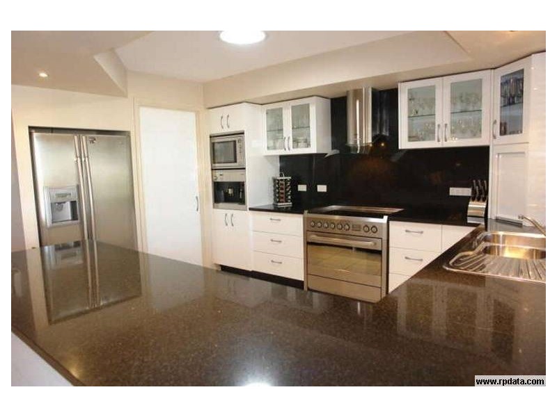 345 Bayview Street, Hollywell QLD 4216