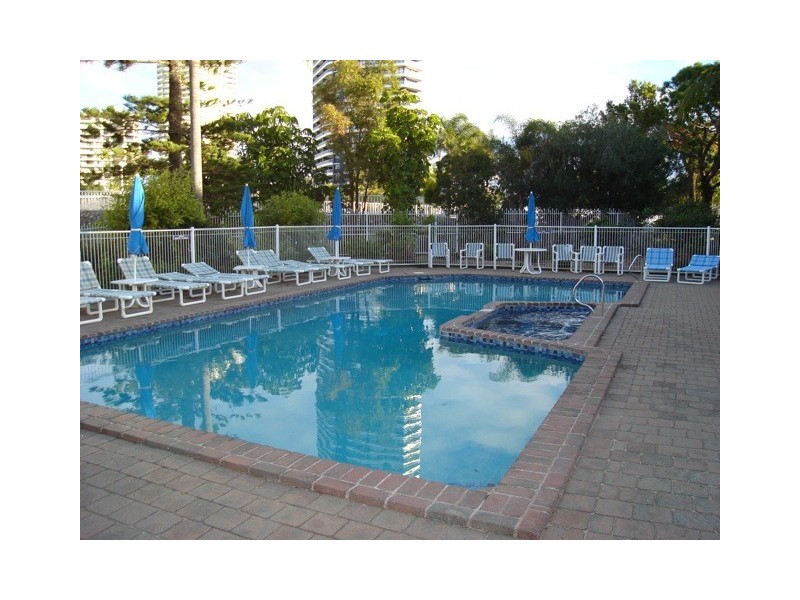 22 / 37 Bayview Street, Runaway Bay QLD 4216