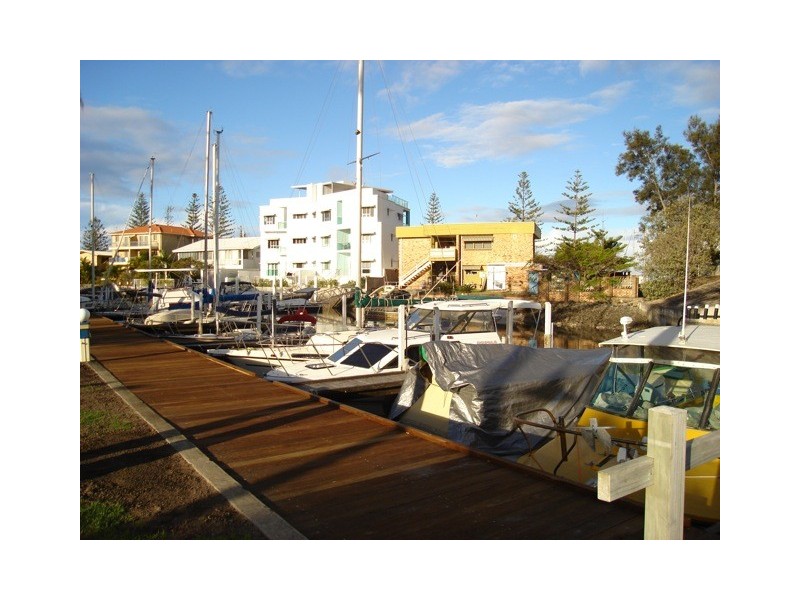 22 / 37 Bayview Street, Runaway Bay QLD 4216