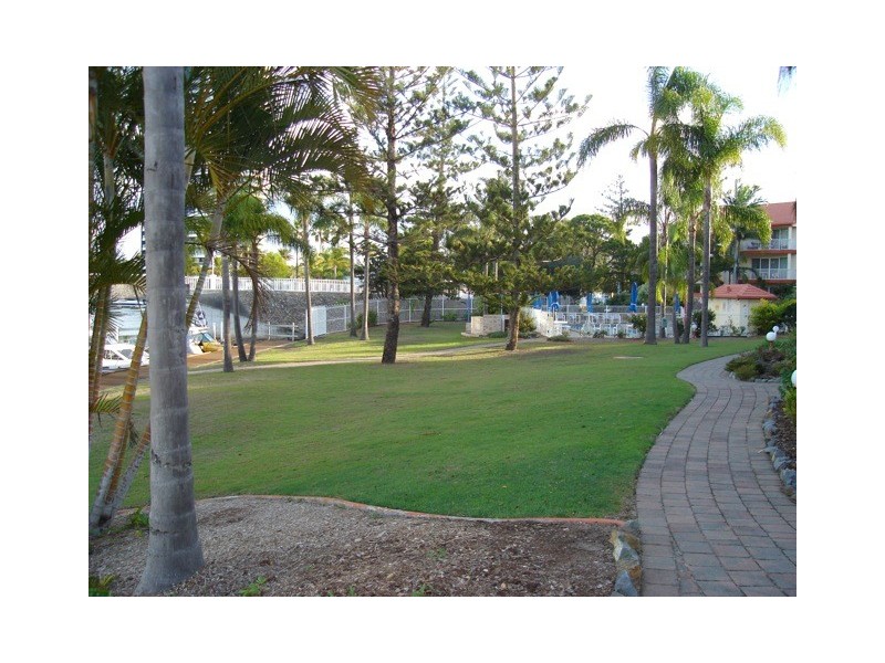 22 / 37 Bayview Street, Runaway Bay QLD 4216