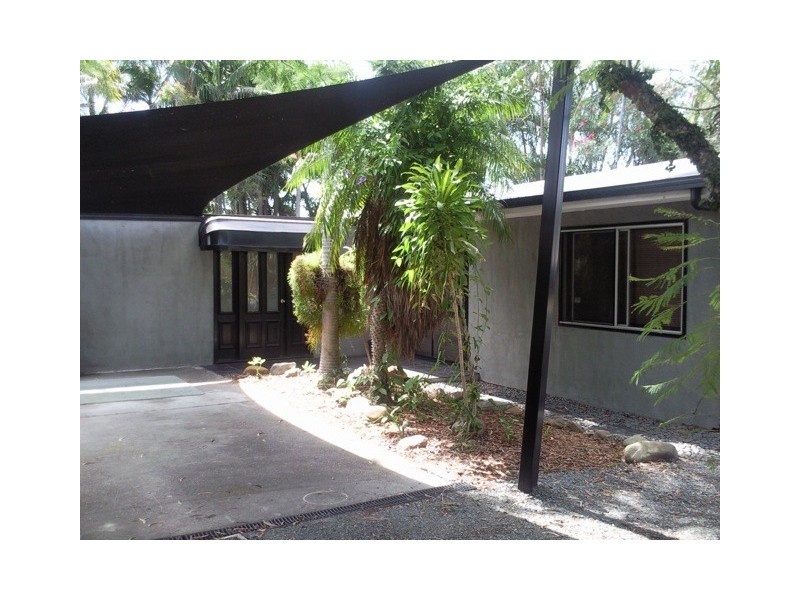 33 Clam Street, Runaway Bay QLD 4216