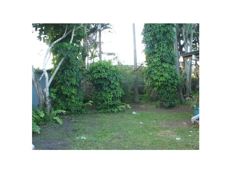 33 Clam Street, Runaway Bay QLD 4216