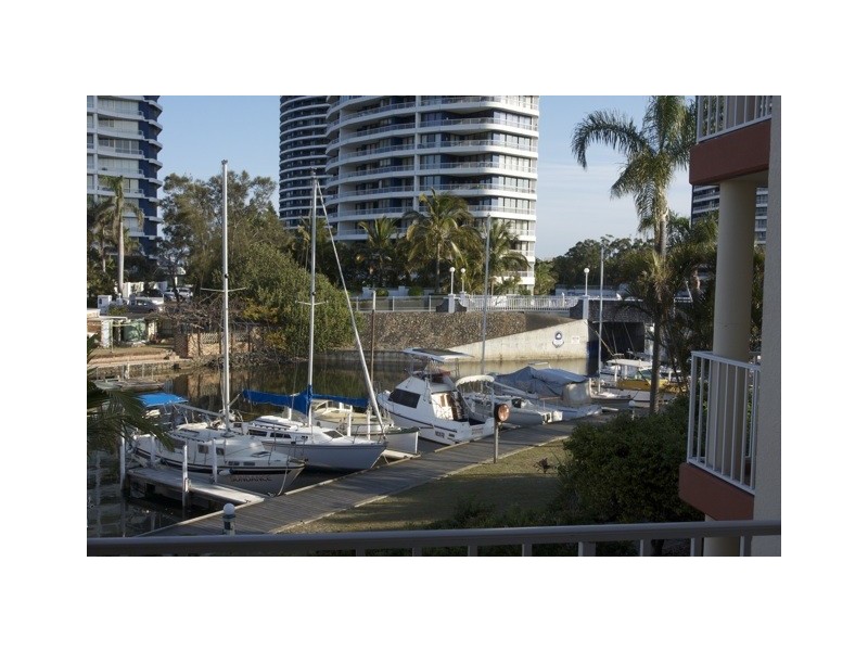 34/37 Bayview, Runaway Bay QLD 4216