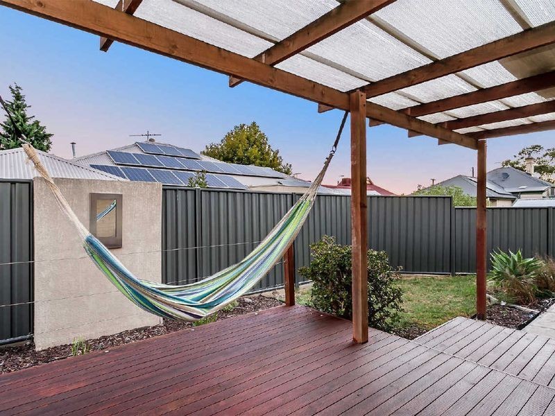 4 Waverley Street, Largs Bay SA 5016