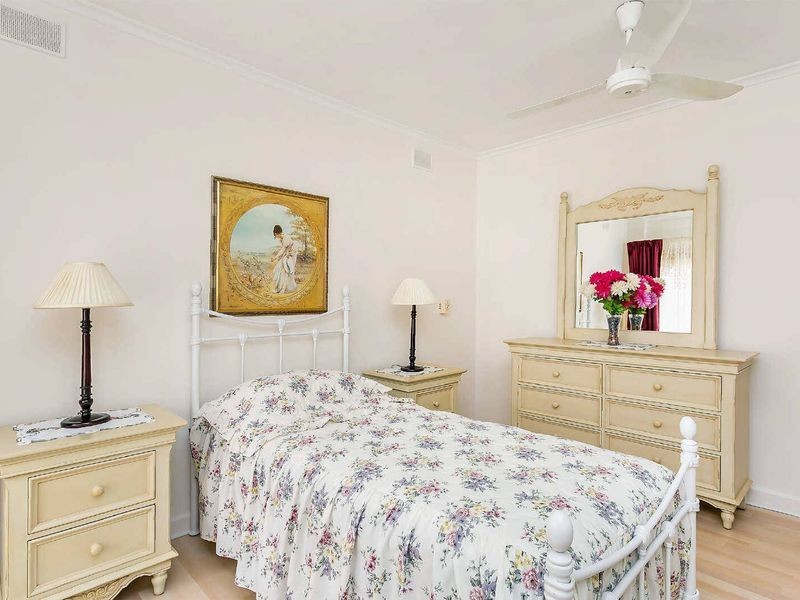 2/1 Giles Avenue, Glenelg SA 5045