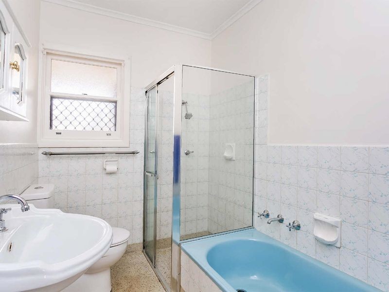 2/1 Giles Avenue, Glenelg SA 5045