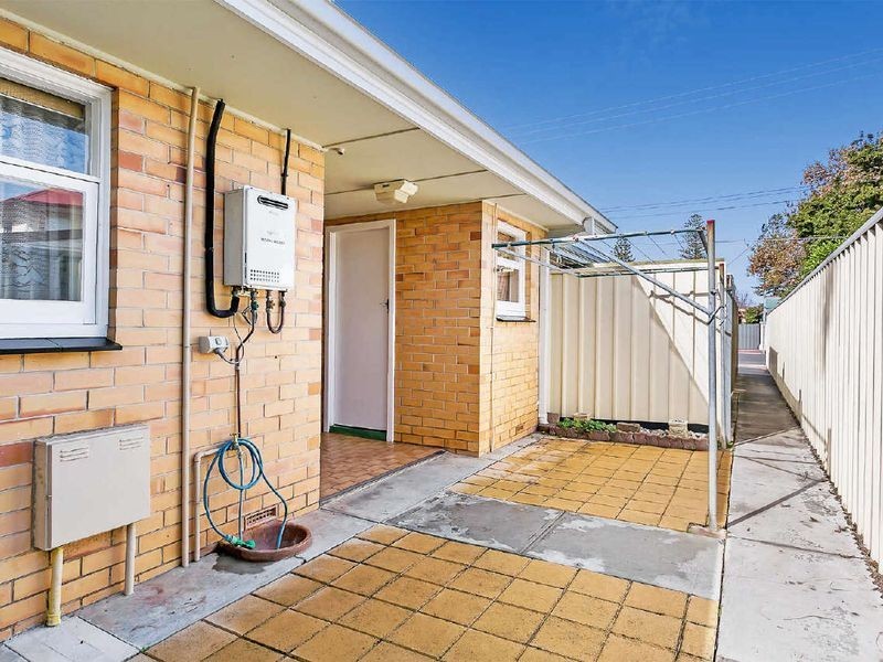 2/1 Giles Avenue, Glenelg SA 5045