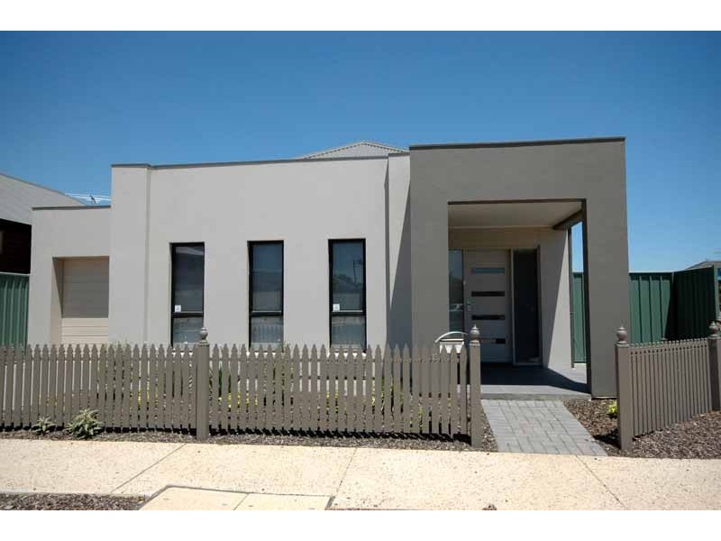 18 Cathedral Circuit, Mawson Lakes SA 5095