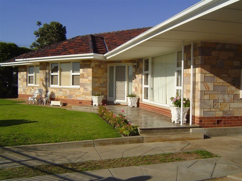 107 Military Road, Tennyson SA 5022